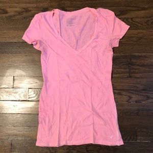 American Eagle pink v-neck tee
